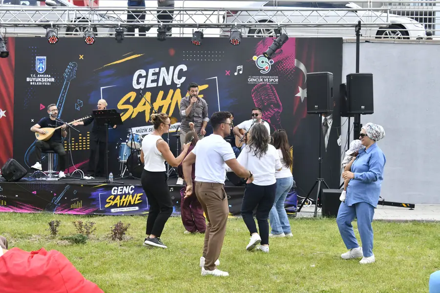 "Genç Sahne Genç Ses" Yarışmasında Final Heyecanı 1