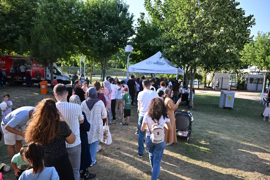 Manisa'da Babalar Günü Etkinliği Düzenlendi 1 Manisa'da Babalar Günü Etkinliği Düzenlendi 1