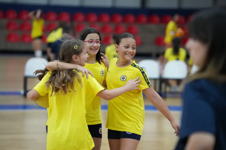 Fenerbahçe Spor Okulları Yaz Kampı'nda İkinci Gün 2 Fenerbahçe Spor Okulları Yaz Kampı'nda İkinci Gün 2