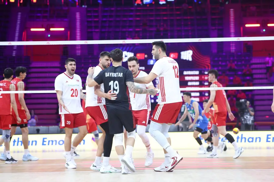 Filenin Efeleri VNL'de Çin'i 3-0'la Geçti 1 Filenin Efeleri VNL'de Çin'i 3-0'la Geçti 1