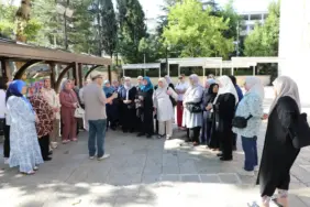 Gemlik Belediyesi Kurtul Mahallesi Sakinlerini Bursa'nın Tarihi Mekânlarıyla Buluşturdu 4 Gemlik Belediyesi Kültür Turları Kurtul Mahallesi ile Devam Etti (2)