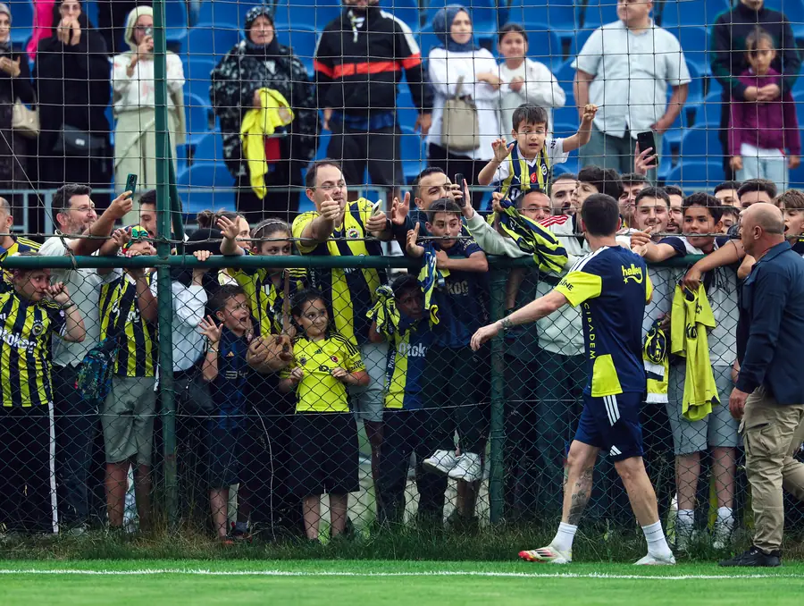 Fenerbahçe Topuk Yaylası'nda Çalışmalarını Sürdürüyor 2 Fenerbahçe Topuk Yaylası'nda Çalışmalarını Sürdürüyor 2