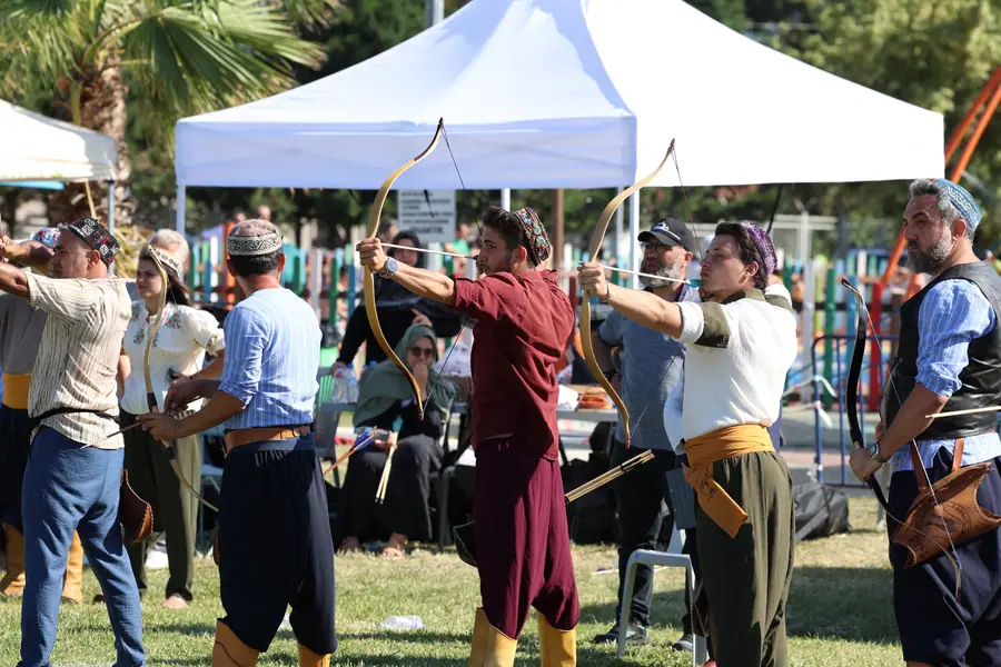 Bursa'nın Fethinin 700. Yılında Geleneksel Türk Sporları Festivali 9 Bursa'nın Fethinin 700. Yılında Geleneksel Türk Sporları Festivali 3