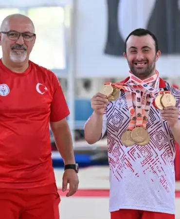 İzmirli özel sporcu Öztürk’ten tarihi başarı 2