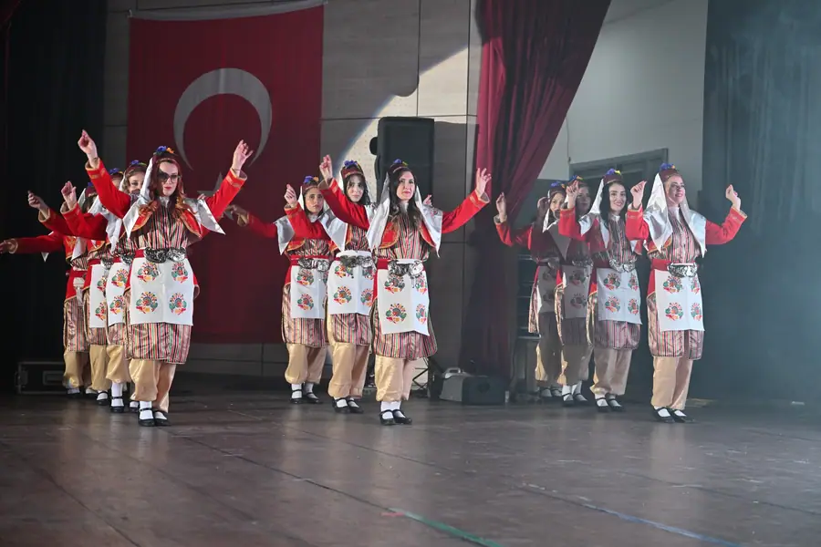 Manisa Büyükşehir Konservatuvarı'ndan Halk Dansları Gala Gecesi 1 Manisa Büyükşehir Konservatuvarı'ndan Halk Dansları Gala Gecesi 1