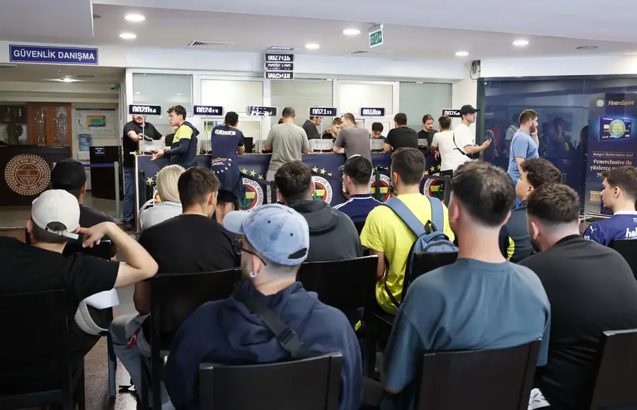 Fenerbahçe'de Öğrenci Kombinelerine Yoğun Talep 1