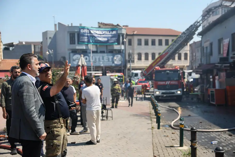 Bursa'da İş Yeri Yangını Kontrol Altına Alındı 1