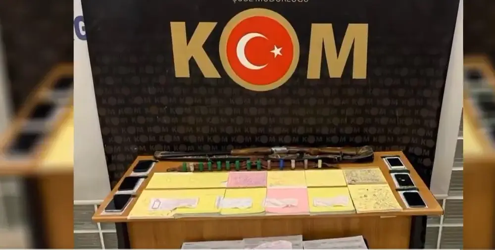 Manisa'da Suç Örgütüne Operasyon: 9 Tutuklama 1 Manisa'da Suç Örgütüne Operasyon: 9 Tutuklama 1