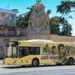 Kadir İnanır'ın Anısına Tasarlanan Otobüs İstanbul Sokaklarında 5 1782897313_Kadir___nan__r_Hat__ras____3_