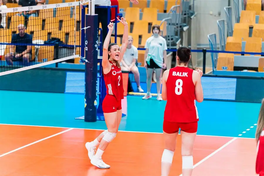 U18 Kadın Voleybol Milli Takımı, Avrupa Şampiyonası'na Çekya Galibiyetiyle Başladı 2 U18 Kadın Voleybol Milli Takımı, Avrupa Şampiyonası'na Çekya Galibiyetiyle Başladı 2
