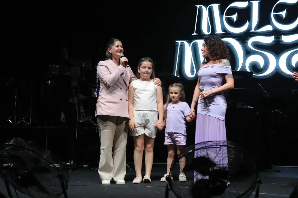 665. Kırkpınar Yağlı Güreşleri Festivali'nde Melek Mosso Sahne Aldı 1 665. Kırkpınar Yağlı Güreşleri Festivali'nde Melek Mosso Sahne Aldı 1