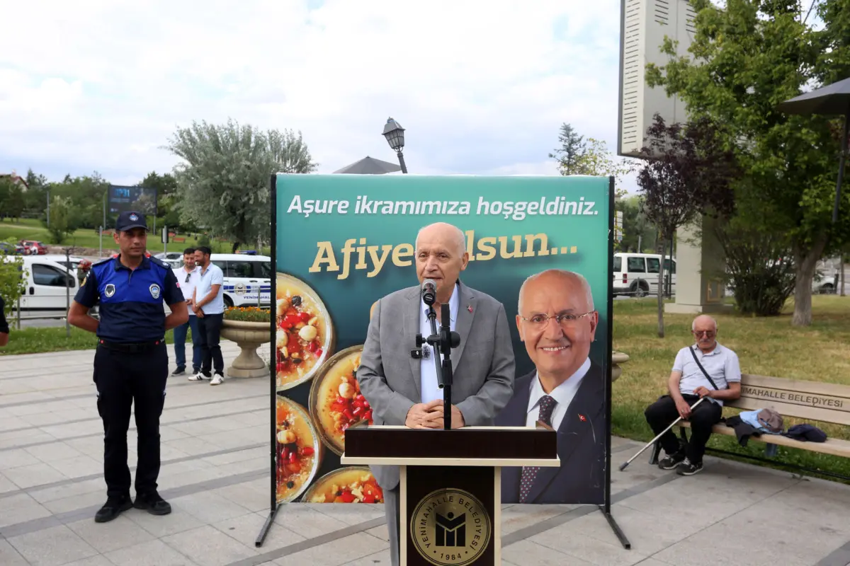 Yenimahalle’de 50 Bin Porsiyon Aşure Dağıtımı Gerçekleştirildi 1 Yenimahalle’de 50 Bin Porsiyon Aşure Dağıtımı Gerçekleştirildi 1