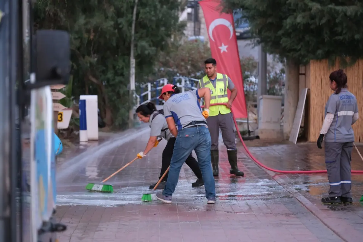 Bodrum Bitez Yalısı'nda Temizlik ve Onarım Çalışmaları Gerçekleştirildi 1 Bodrum Bitez Yalısı'nda Temizlik ve Onarım Çalışmaları Gerçekleştirildi 1