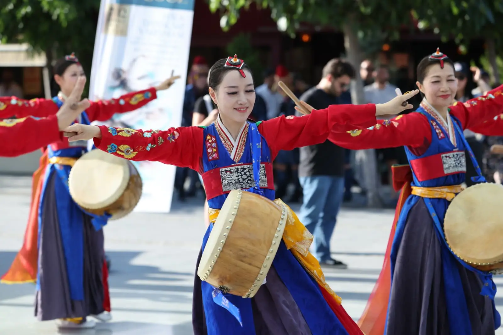 Bursa'da 38. Uluslararası Altın Karagöz Halk Dansları Yarışması 1 Bursa'da 38. Uluslararası Altın Karagöz Halk Dansları Yarışması 1