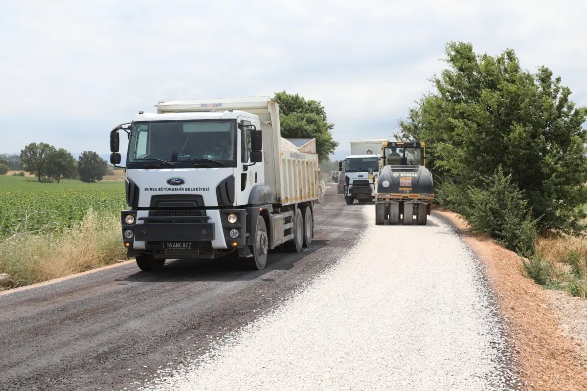 Bursa Nilüfer'de Üç Mahallede Yol Yenileme Çalışması 1