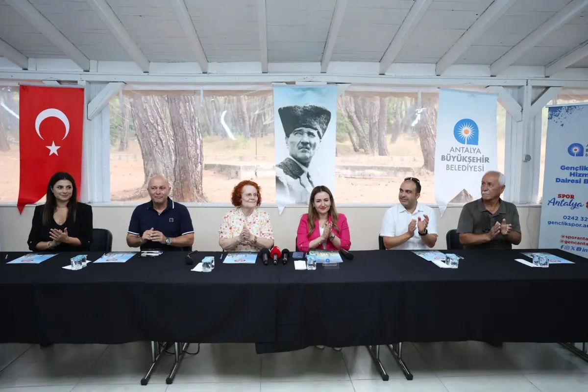 Osmangazi'de Gençlere Yönelik Tanpınar Okumaları ve Tarih Gezisi 1 Osmangazi'de Gençlere Yönelik Tanpınar Okumaları ve Tarih Gezisi 1