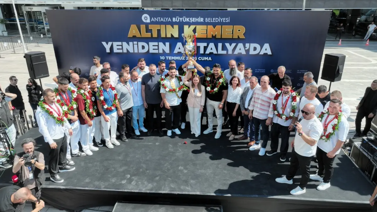 Kırkpınar Başpehlivanı Erkan Taş İçin Antalya'da Karşılama Töreni 1 Kırkpınar Başpehlivanı Erkan Taş İçin Antalya'da Karşılama Töreni 1