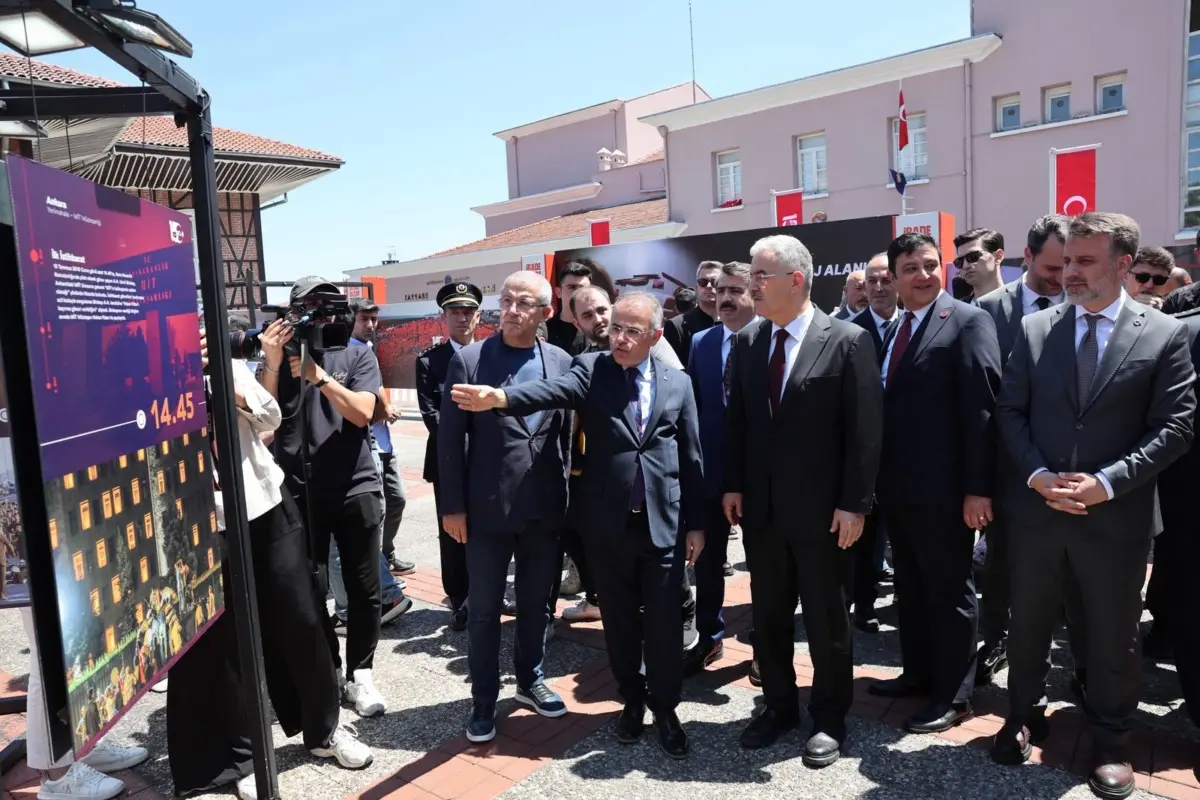 Bursa'da 15 Temmuz Anma Programları Şehitlik Ziyaretleriyle Başladı 1 Bursa'da 15 Temmuz Anma Programları Şehitlik Ziyaretleriyle Başladı 1