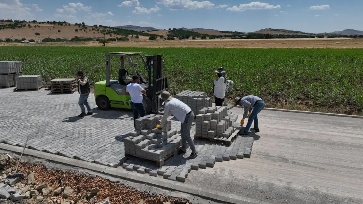 Diyarbakır'da 8 İlçenin Kırsal Mahallelerinde Yol ve Altyapı Mesaisi 1