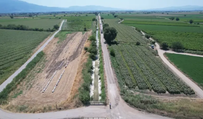 Manisa Büyükşehir’den 4,5 Kilometrelik Ova Yoluna Asfalt (2)