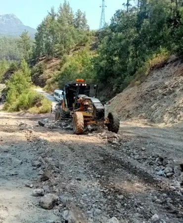 Alanya'nın Kırsal Mahallelerinde Yol Bakım ve Onarım Çalışmaları Sürüyor 14 Alanya’da kırsal mahalle yollarına yaz bakımı (1)