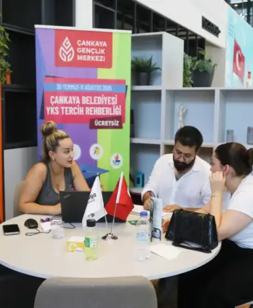 Çankaya Belediyesi'nden YKS Adaylarına Ücretsiz Tercih Danışmanlığı 8 2025_08_04_Gençlik ve Spor_Çankaya Gençlik Merkezi_YKS Tercih Desteği (3...