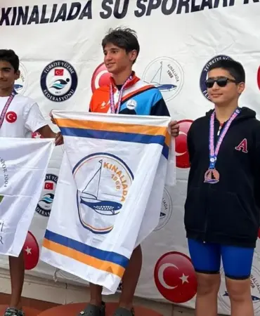 Osmangazi Belediyespor Yüzücüleri 39. Prens Adaları Yüzme Yarışları'nda Madalya Kazandı 4 39. Prens Adaları Yüzme Yarışları (2)