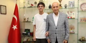 LGS Birincisi Levent Kadıoğlu, Yenimahalle Belediye Başkanı Yaşar'ı Ziyaret Etti 7 GVN_8635