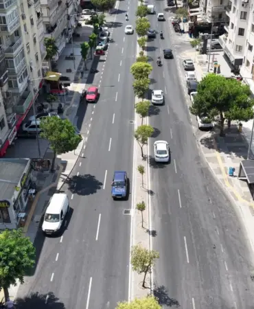 Karşıyaka Girne Bulvarı'ndaki Asfalt Yenileme Çalışmaları Tamamlandı 4 izmir girne bulvarı dda5484s 2