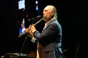 Açıkhava'da Fatih Erkoç'tan zamansız şarkılar 1