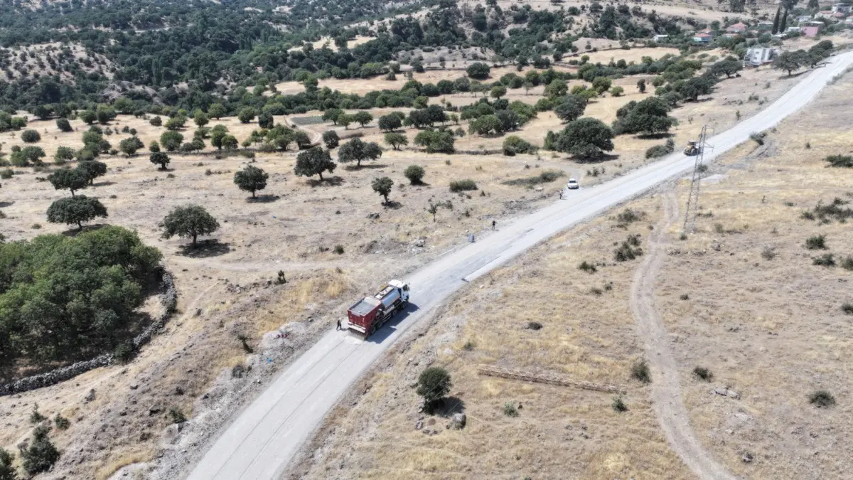 Yuntdağı’nda 10 Kilometrelik Güzergahta Asfalt Çalışması 1 Yuntdağı’nda 10 Kilometrelik Güzergahta Asfalt Çalışması 1