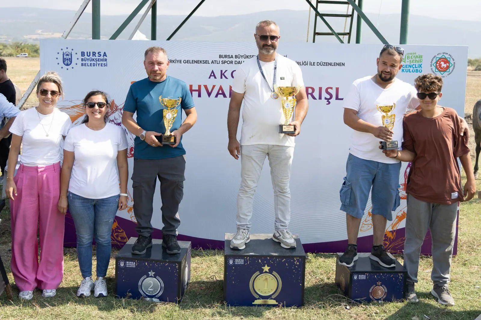 Bursa’da Rahvan At Yarışları Düzenlendi 2 Bursa’da Rahvan At Yarışları Düzenlendi 2