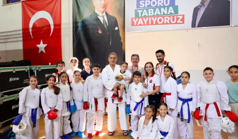 Uluslararası Gemlik Karate Turnuvası Sona Erdi 1 Gemlik Bir Kez Daha Yüzlerce Sporcuyu Ağırladı (11)