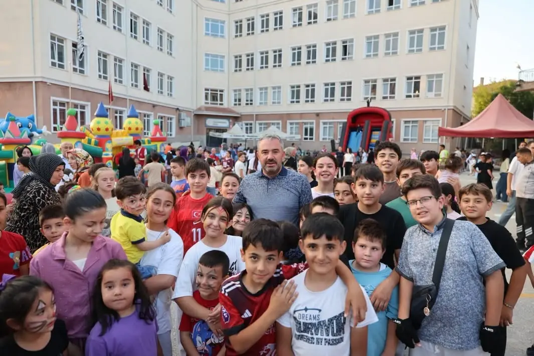 Pursaklar'da 5. Çocuk Şenliği Tamamlandı 1 Pursaklar'da 5. Çocuk Şenliği Tamamlandı 1