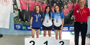 ESKİŞEHİRLİ ÜÇ YÜZÜCÜ AVRUPA’DA TÜRKİYE İÇİN KULAÇ ATACAK (1)