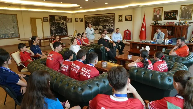 Gürsulu Badmintoncular 13 Yaş Altı Şampiyonalarında Derece Elde Etti 1 Gürsulu Badmintoncular 13 Yaş Altı Şampiyonalarında Derece Elde Etti 1
