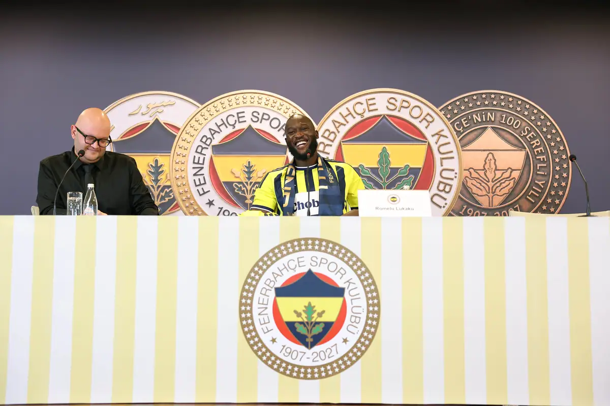 Fenerbahçe’de Yeni Transfer Romelu Lukaku İçin İmza Töreni 1