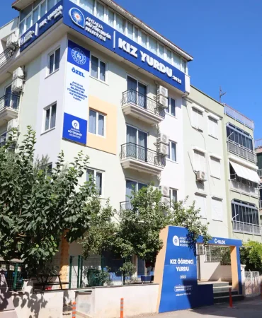Antalya Büyükşehir Belediyesi’nden öğrencilere önemli destek (1)