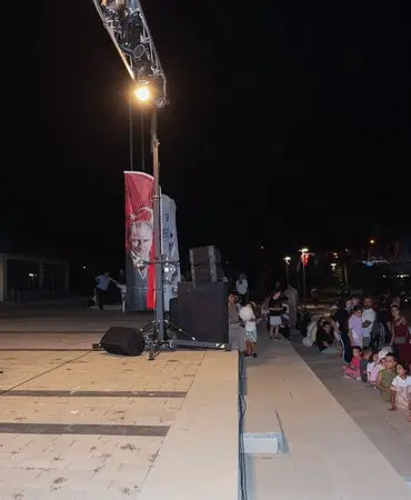 Büyükşehir'den miniklere 'İki Bavul Dolusu' eğlence 1
