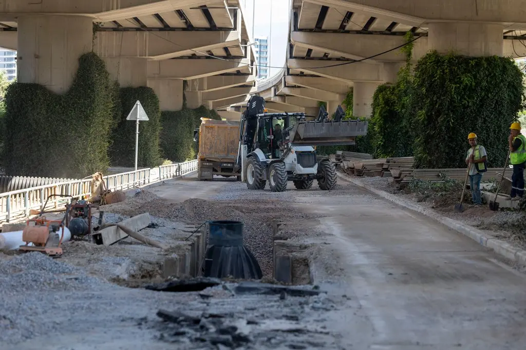 Alsancak Liman Bölgesinde Altyapı Çalışmaları Hızlandı 1 Alsancak Liman Bölgesinde Altyapı Çalışmaları Hızlandı 1