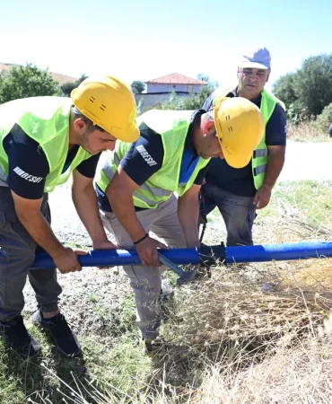 Selendi Beypınar’da 2 Kilometrelik İçme Suyu Hattı Yenileniyor 9 Selendi Beypınar Mahallesi’nde Eski Hatlar Tarihe Karışıyor (2)