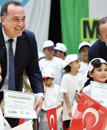 Manisa Büyükşehir Belediyespor Yaz Spor Okulları Sertifika Töreniyle Sona Erdi 5 Yaz Spor Okullarında 5 Bin Çocuk Sporla Buluştu (1)