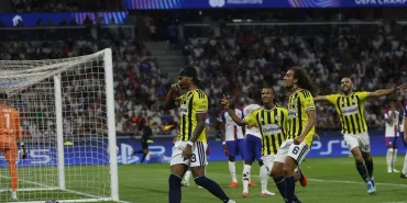 fenerbahçe lyon 545d4f 2