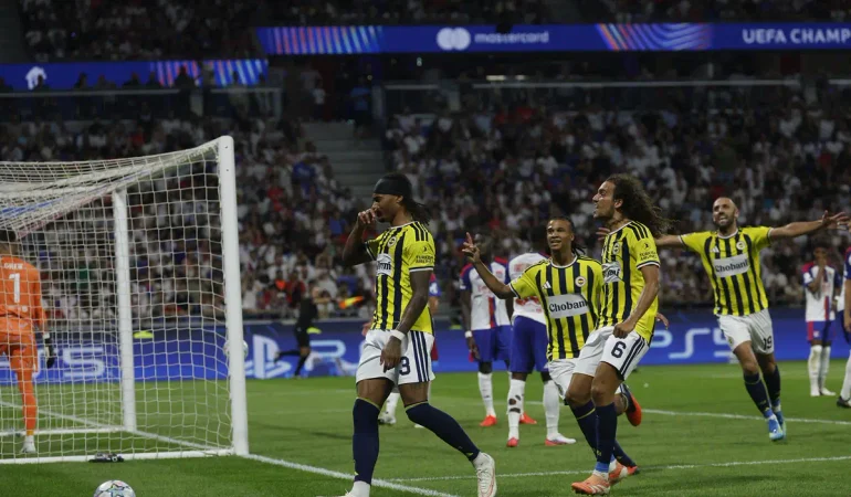 fenerbahçe lyon 545d4f 2