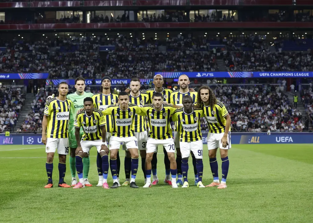 Fenerbahçe Lyon’u 2-1 Yendi, Devler Ligi’ne Adını Yazdırdı 2 Fenerbahçe Lyon’u 2-1 Yendi, Devler Ligi’ne Adını Yazdırdı 2